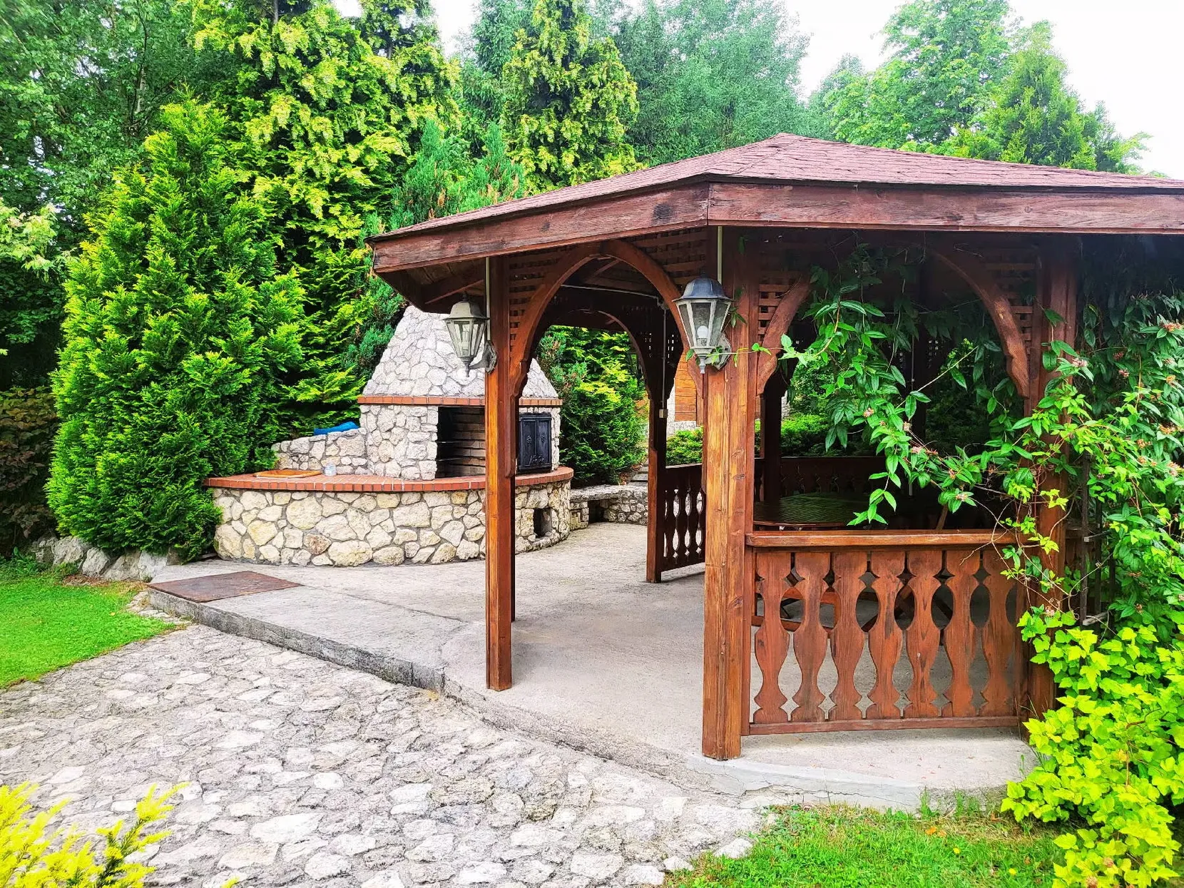 imgi_17_leczenie-uzaleznien-prywatnie-udogodnienia-w-ogrodzie-AZYLVIP